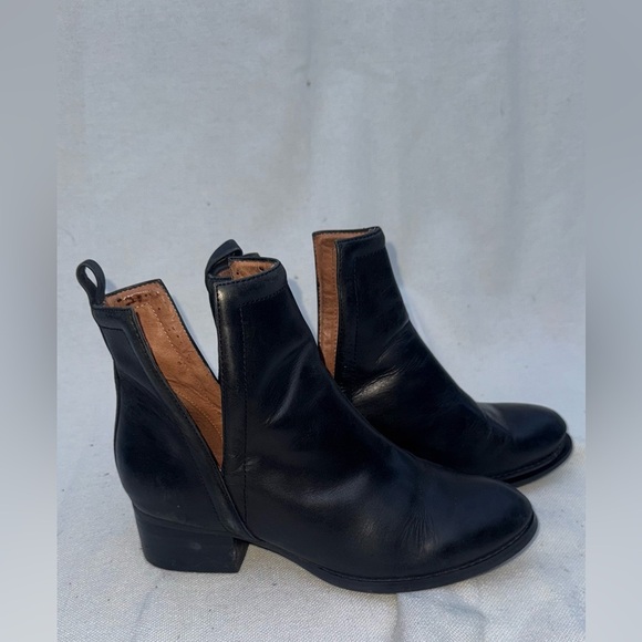 Jeffrey Campbell, Black Booties, Oriley Cut Out, Women’s Size 8 - Picture 3 of 8